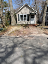 49 Bellrose Rd in Sound Beach, NY - Foto de edificio - Building Photo