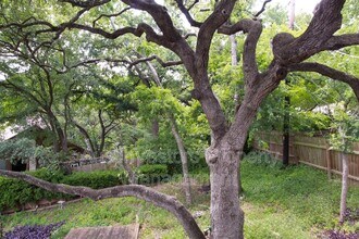 7910 Ceberry Dr in Austin, TX - Building Photo - Building Photo