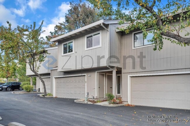 135 Southwind Dr in Pleasant Hill, CA - Foto de edificio - Building Photo