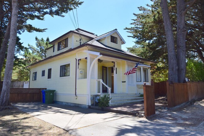 1701 Hoffman Ave in Monterey, CA - Building Photo - Building Photo