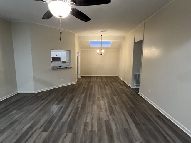 1635 Ainsdale Dr in Houston, TX - Building Photo - Building Photo