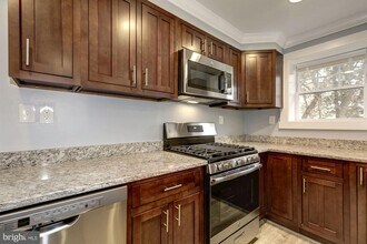 811 Thayer Ave in Silver Spring, MD - Building Photo - Building Photo