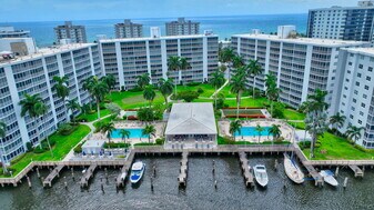 3212 S Ocean Blvd in Highland Beach, FL - Building Photo