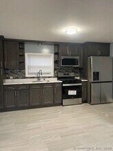 9 Sunfield Cir in Waterbury, CT - Building Photo - Building Photo