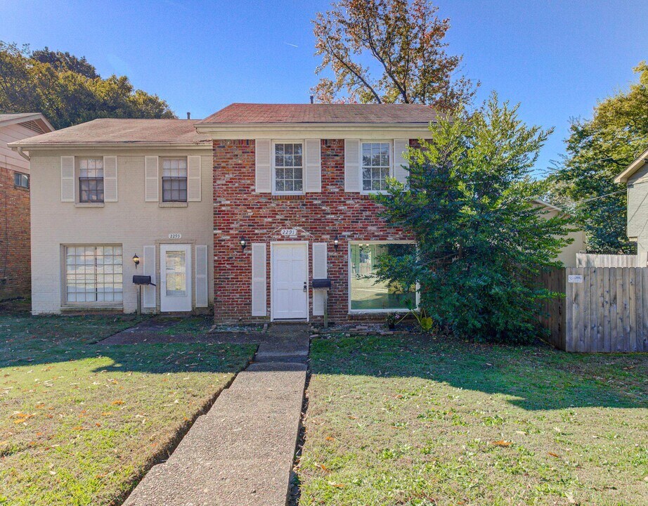2291 Madison Ave in Memphis, TN - Foto de edificio