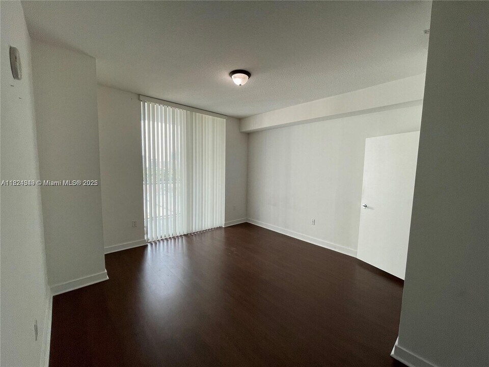 79 SW 12th St, Unit 1104-S in Miami, FL - Building Photo