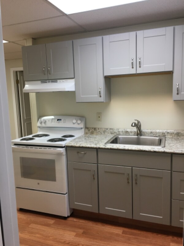 4326 Albany Post Rd in Hyde Park, NY - Building Photo - Building Photo