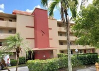 Aventura West Apartments in North Miami Beach, FL - Building Photo - Building Photo