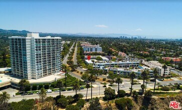 134 San Vicente Blvd-Unit -134 B in Santa Monica, CA - Building Photo - Building Photo
