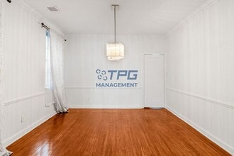 121 Bentley Ave in Jersey City, NJ - Building Photo - Building Photo