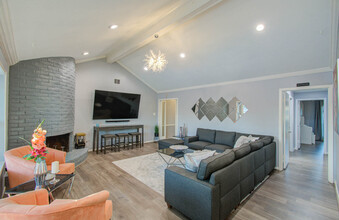 10606 Kirkwren Dr in Houston, TX - Building Photo - Building Photo