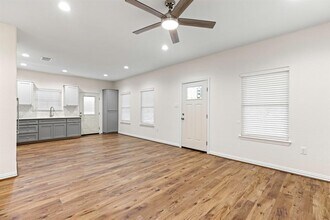 1303 Aransas St in Lockhart, TX - Building Photo - Building Photo