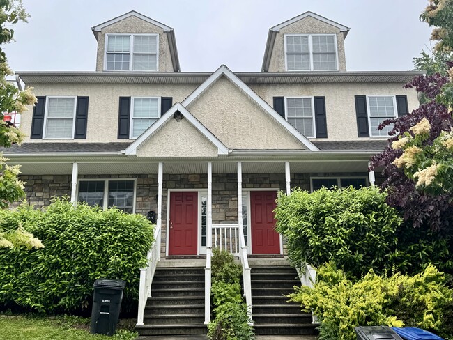 property at 225 W 5th Ave