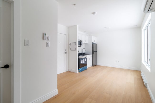 property at 975 Brookside Dr