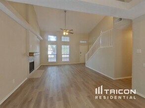 837 Globe Ave in Blue Mound, TX - Foto de edificio - Building Photo