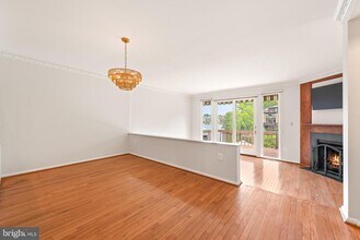 2023 Chadds Ford Dr in Reston, VA - Building Photo - Building Photo