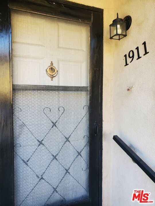 1911 Chickasaw Ave in Los Angeles, CA - Building Photo - Building Photo