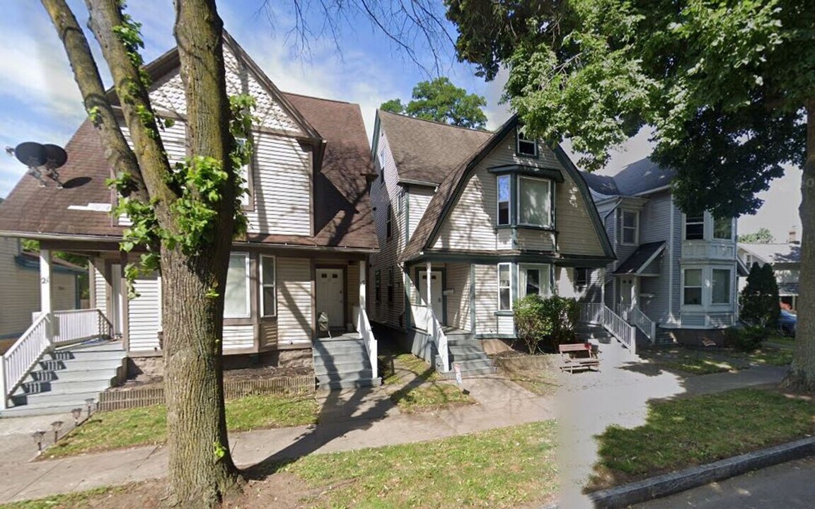 9 Pearl St in Rochester, NY - Building Photo