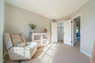 517 Leafhaven Ln in Windsor, CA - Building Photo - Building Photo