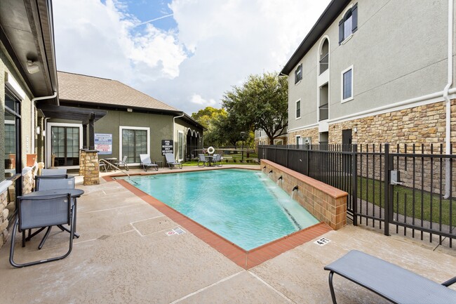 The Life at Sterling Woods in Houston, TX - Foto de edificio - Building Photo