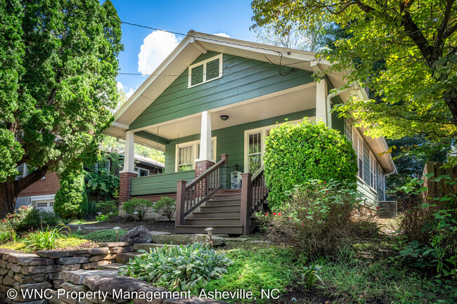 25 Hillside St in Asheville, NC - Building Photo - Building Photo