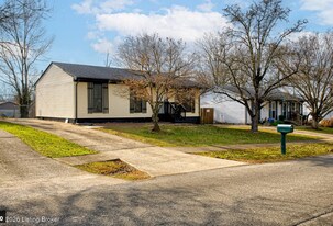 1116 Keane Ave in La Grange, KY - Building Photo