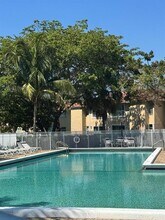 10202 Twin Lakes Dr, Unit 14-D in Coral Springs, FL - Foto de edificio - Building Photo