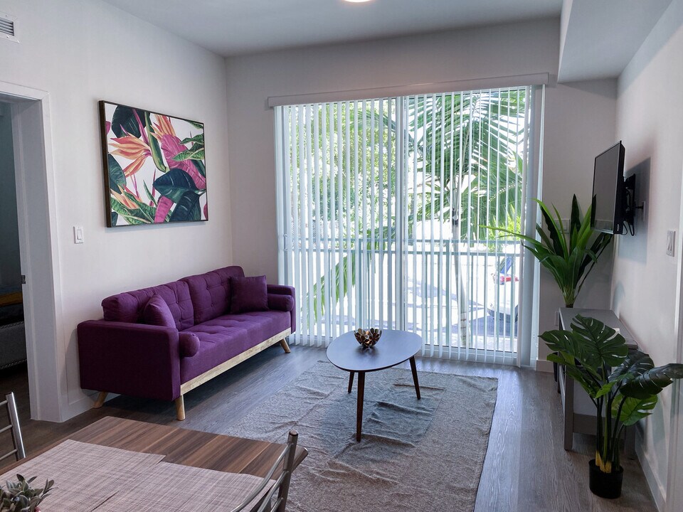 1268 NW 3rd St in Miami, FL - Foto de edificio