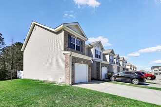 850 Canyon Oak Loop in Richmond Hill, GA - Building Photo - Building Photo