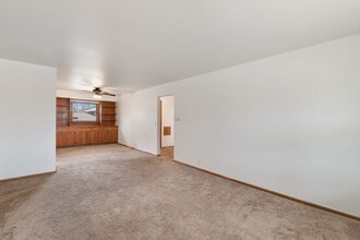 3622 S 77th St in Milwaukee, WI - Building Photo - Building Photo