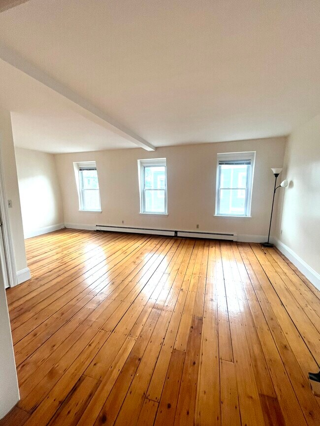 137 High St, Unit 3