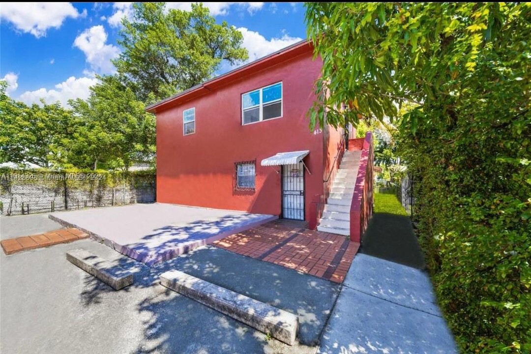 413 NW 33rd St in Miami, FL - Building Photo