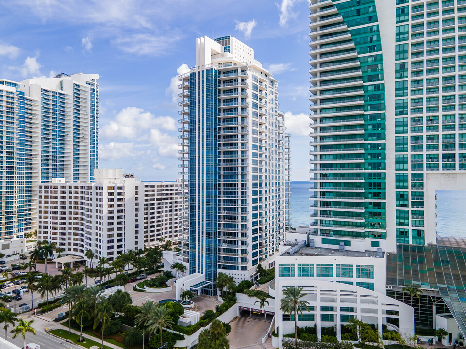 Diplomat Oceanfront Residences in Hollywood, FL - Building Photo