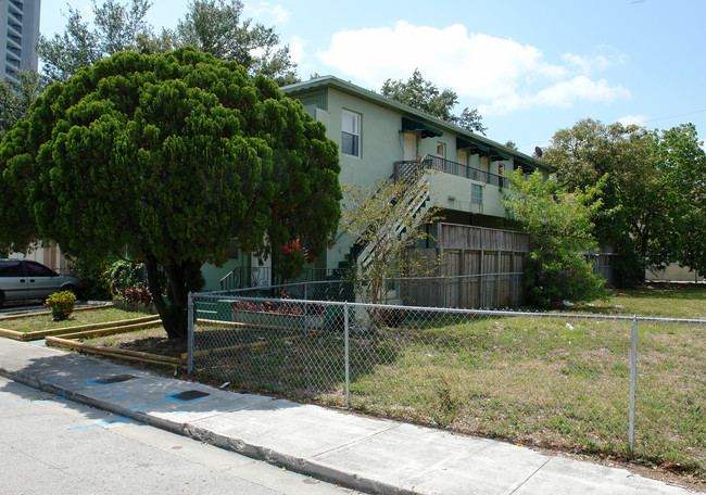 436 NE 35th St in Miami, FL - Building Photo - Building Photo