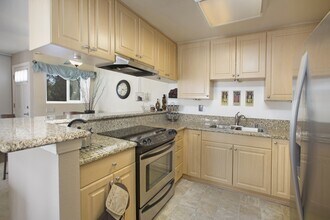 10006 Maya Linda Rd, Unit 5209 in San Diego, CA - Building Photo - Building Photo