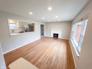 10209 Broadway St in Indianapolis, IN - Building Photo - Building Photo