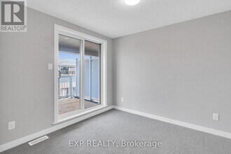 820 PARNIAN Pvt in Nepean, ON - Building Photo - Building Photo