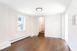 285 Orchard Terrace in Bogota, NJ - Building Photo - Building Photo