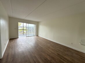 3001 Thrush Dr in Melbourne, FL - Building Photo - Building Photo