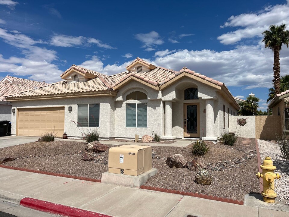 304 Modesto St in Henderson, NV - Building Photo