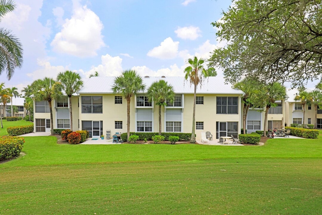 14975 Rivers Edge Ct in Ft. Myers, FL - Building Photo