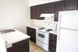 Merante Manor in Calgary, AB - Building Photo - Building Photo