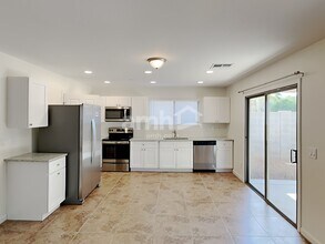 1108 E Parkview Ct in Gilbert, AZ - Foto de edificio - Building Photo