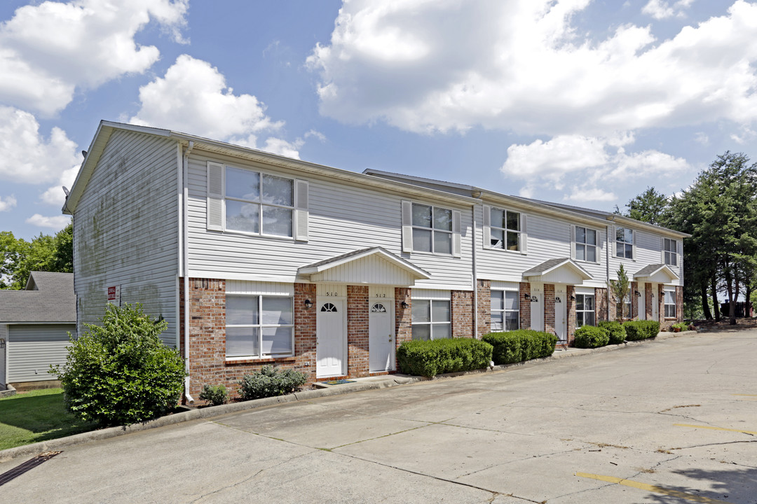 Lewis & Mitchell Townhomes in Fayetteville, AR - Foto de edificio