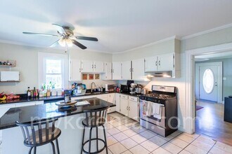 4703 Alhambra St in Roeland Park, KS - Building Photo - Building Photo