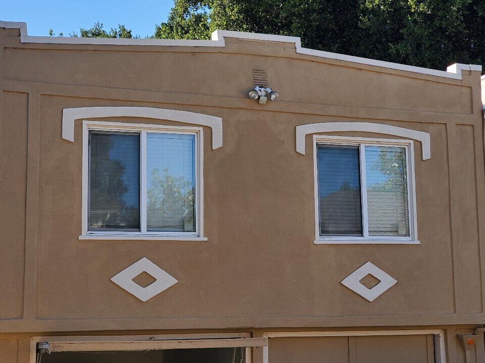 1284 A St in Hayward, CA - Building Photo