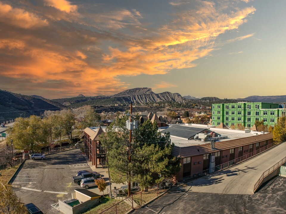 355 E 3rd Ave in Durango, CO - Foto de edificio