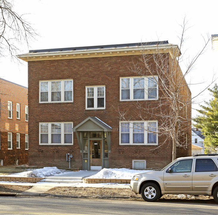 1722 Grand Ave in St. Paul, MN - Building Photo