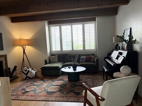 132 W Alamar Ave, Unit 1 in Santa Barbara, CA - Building Photo - Building Photo