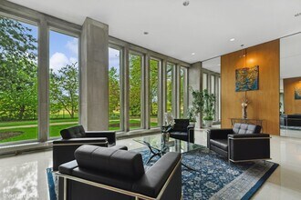 4800 S Chicago Beach Dr in Chicago, IL - Building Photo - Building Photo